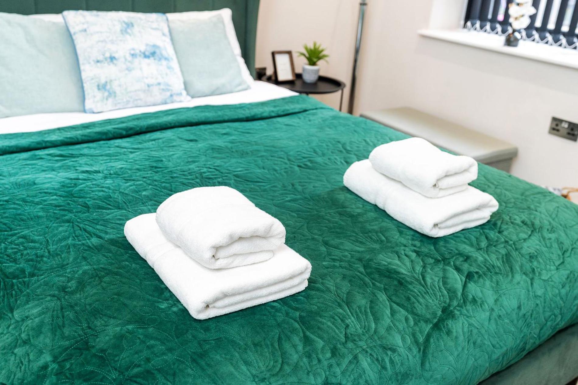 Beautiful Apartment & Central Location & King Size Bed Leeds  Exterior photo